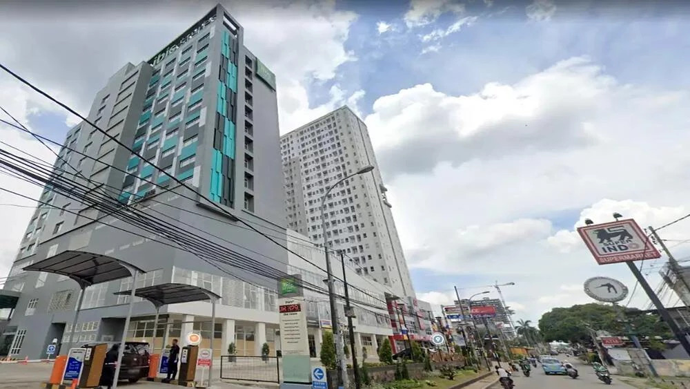 GRAND CAMAN HOTEL
